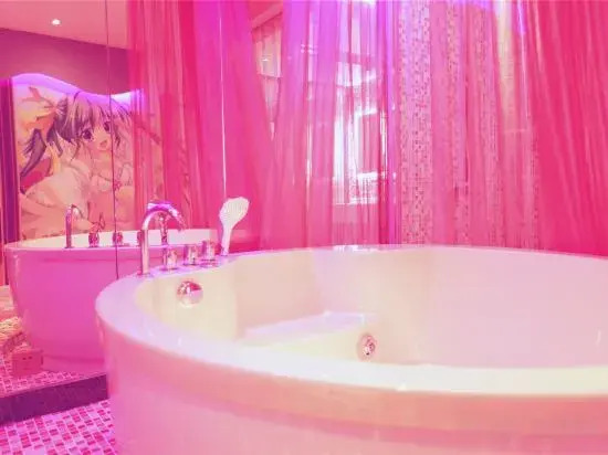 1314 Lovers Theme Hotel (Wuhan Wuchang Railway Station Store)