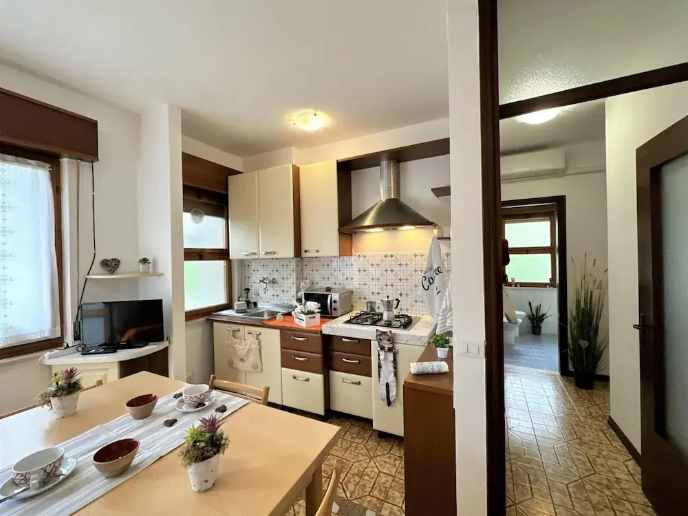 Bright Flat on the Mezzanine Floor - Beahost
