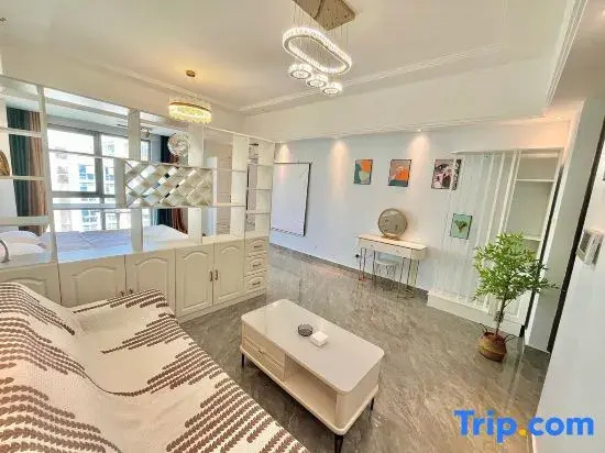On Cloud Homestay (Wanda Plaza Branch)