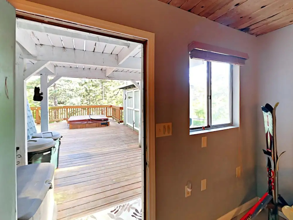 39219 Peak Home 4 Bedrooms 2 Bathrooms Home