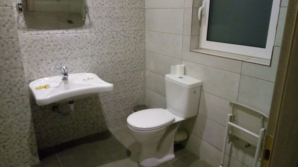 LUX Hotel 5 mins walk from port of Piraeus and metro station