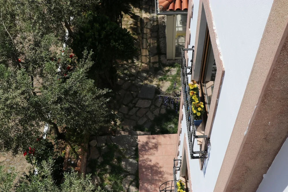 Nesos Hotel