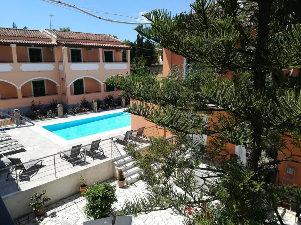 Dionisos Apartments