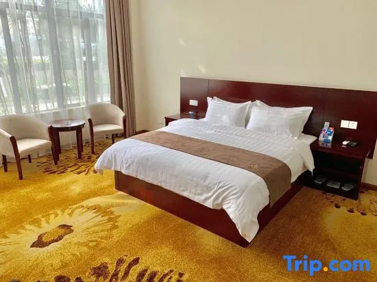 Qingmu Collection Hotel (Yixing Gaocheng Town Environmental City)