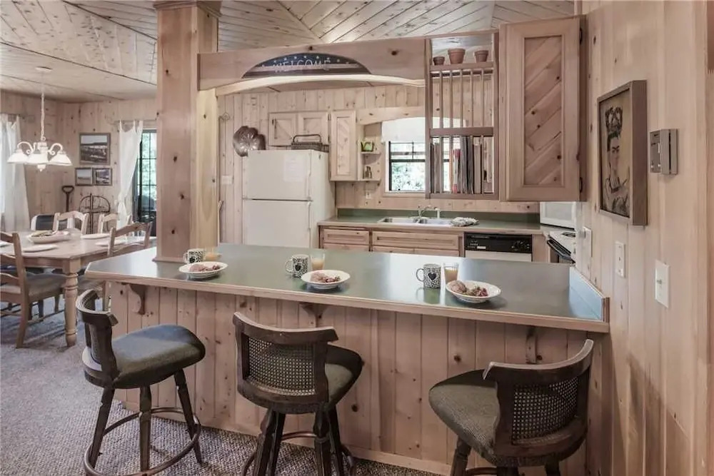 123 Rising Hill - Two Bedroom Cabin