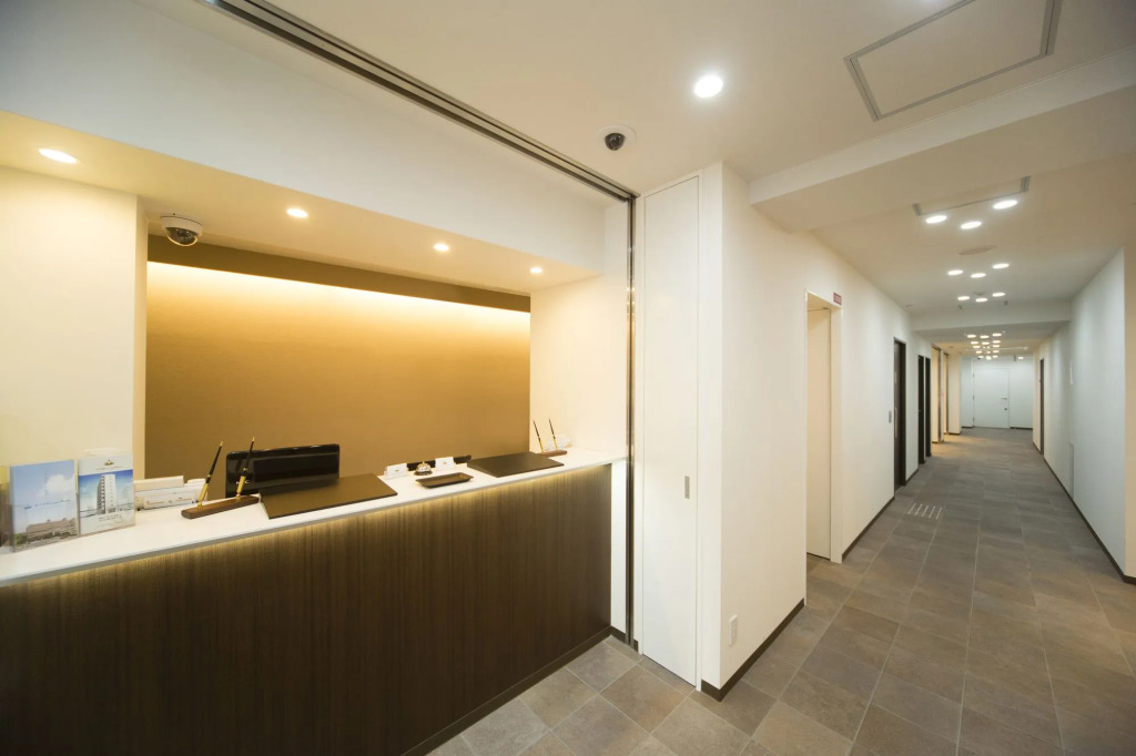 Nipponbashi Crystal Hotel