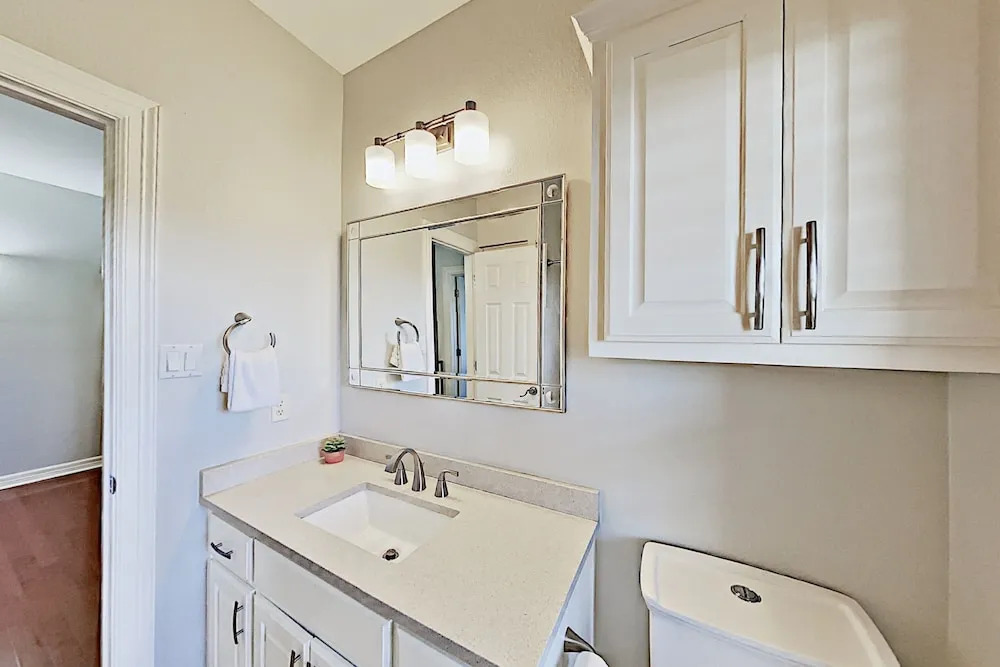 1111eriv 4 Bedroom Home