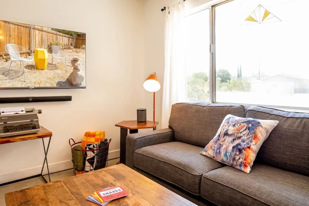 The Rockhopper - Hot Tub, Fire Pit & Walk To Downtown Jt! 4 Bedroom Home by RedAwning