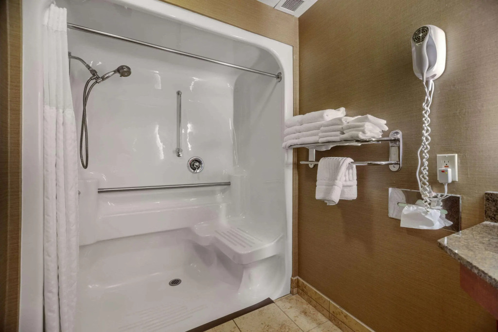 Comfort Suites Green Bay West