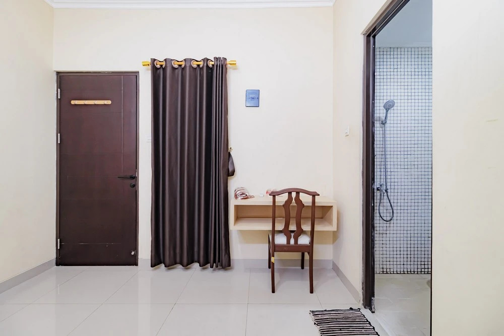 RedDoorz near Jakarta International Velodrome