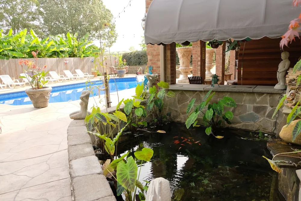 The Lakeside Resort