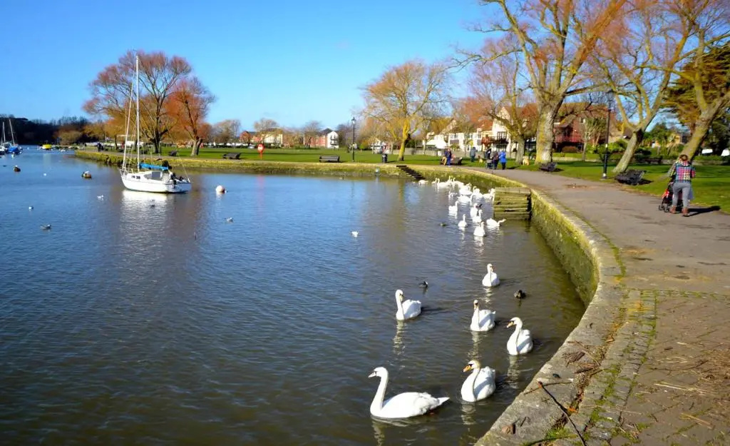 Substantial 6 bed House in Christchurch Dorset