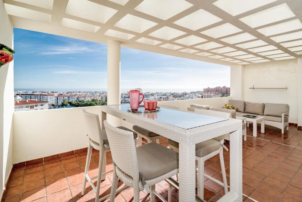 PDM - Elegant Apartment with Breathtaking Sea view