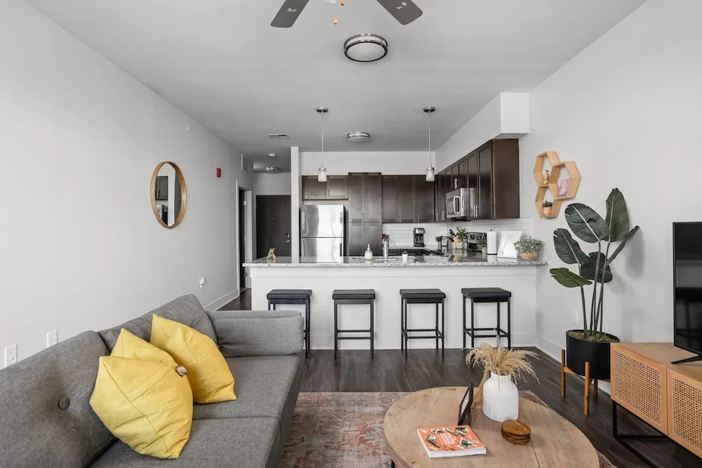 Cozysuites Stylish 4BR the heart of Nora