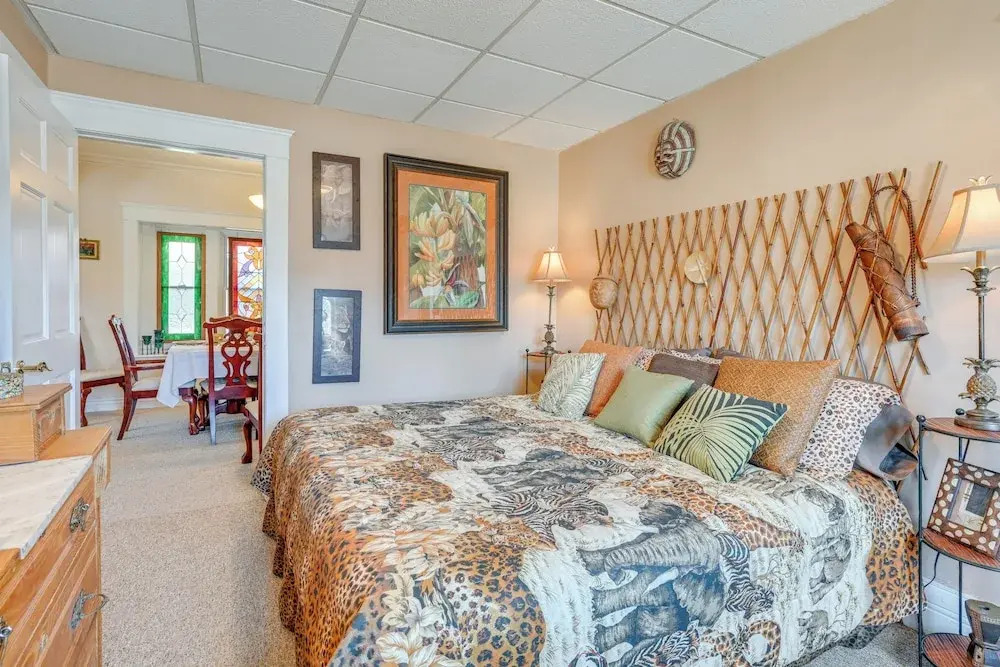 < 1 Mi to Old Town Lansing: Home w/ Furnished Deck