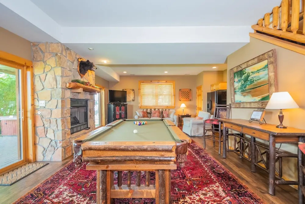 Bear Hollow Lodge