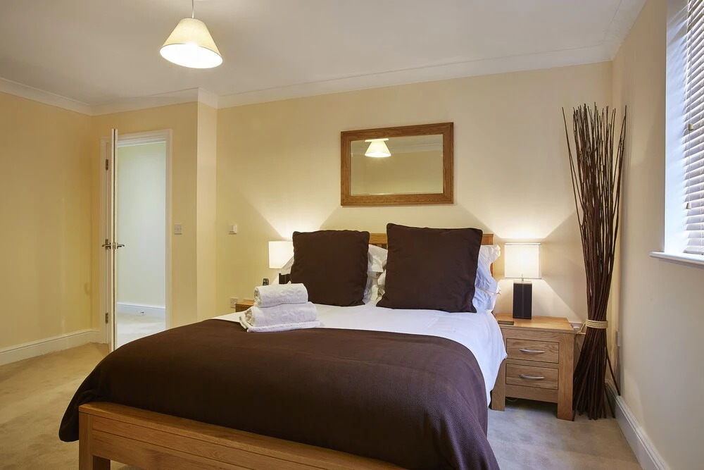 Gowring House Apartments by Esa Bracknell