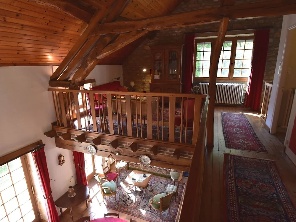 Holiday Home Vault-de-Lugny near Forest