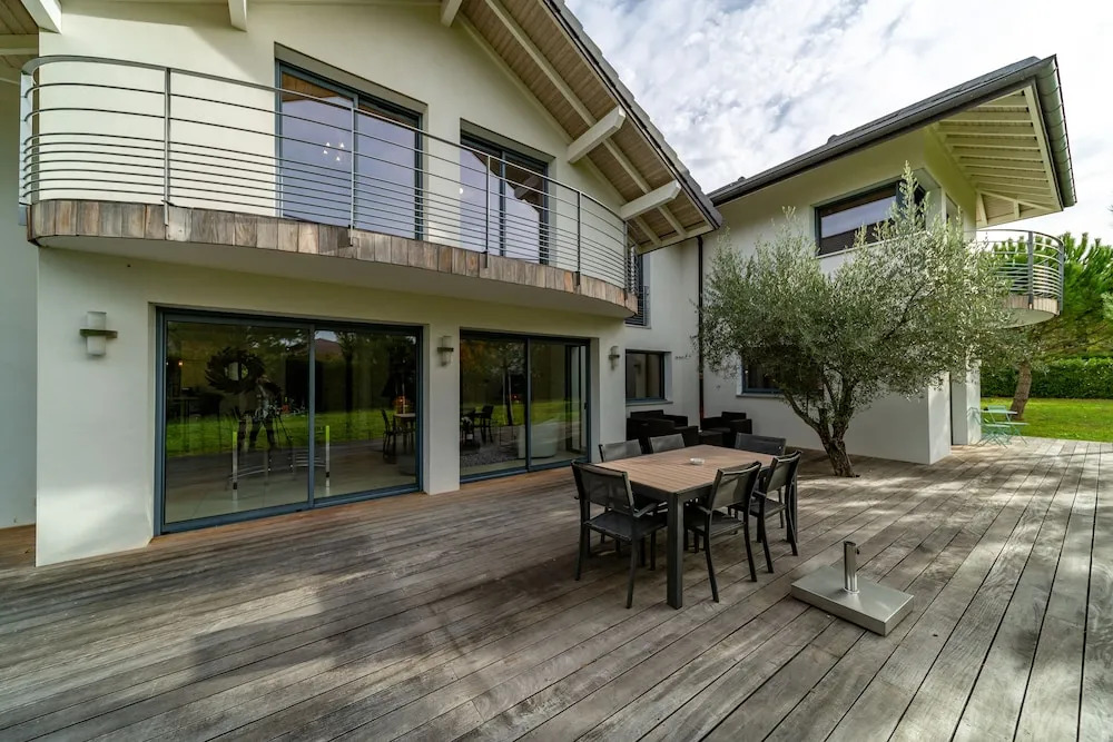 Dream 5BD Villa for Families Geneva 14KM