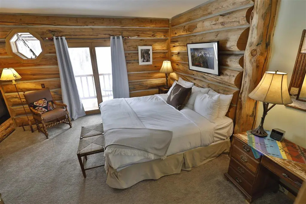Bentwood Inn