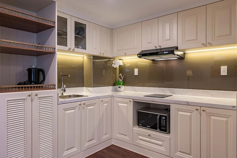 Golden Sun Apartment & Hotel