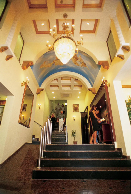 Numa Port Hotel