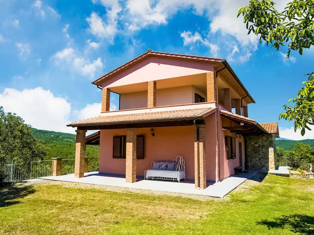 Villa in Pieve San Giovanni with Pool