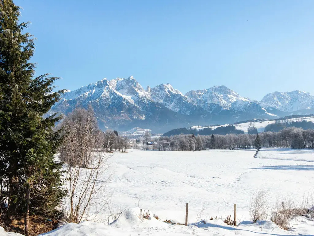 Child Friendly Apartment in Zell am See near Lake