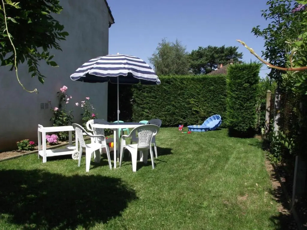 Évasion en Berry: Maison proche Voie Verte, Château et Nature - idéal familles et pêcheurs - FR-1-591-55