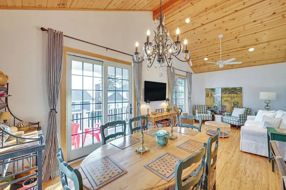 Walk to Dtwn Syracuse: Private Lake-view Home