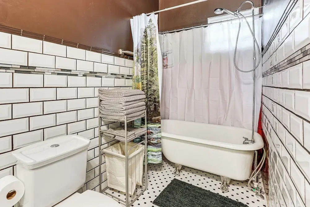 2 Mi to Downtown Spokane: Nurse-ready Rental