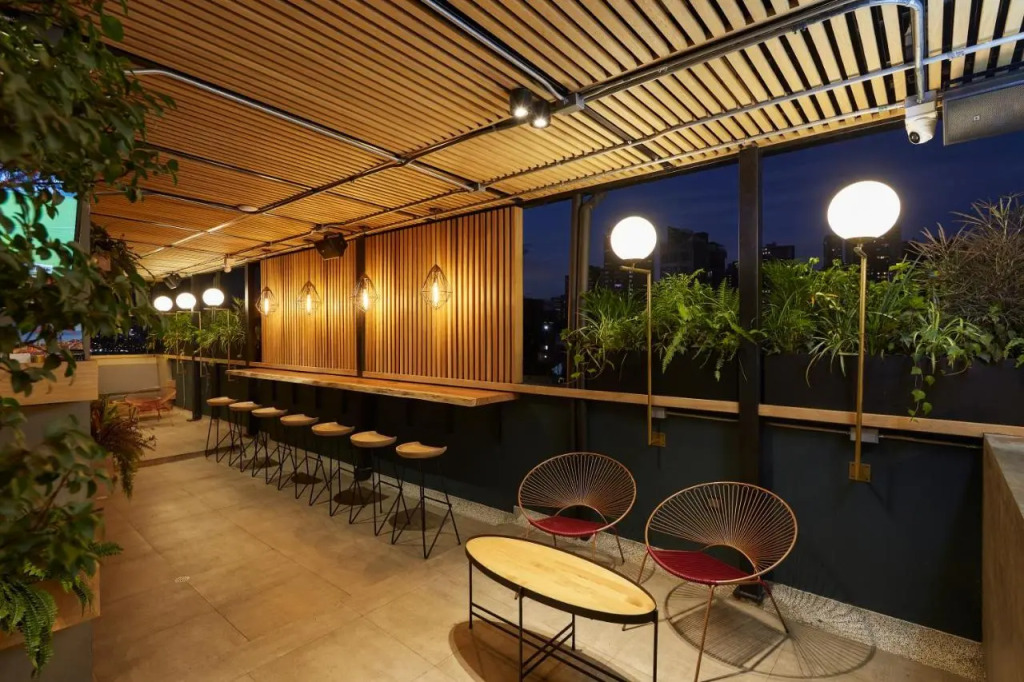 14 Urban Hotel
