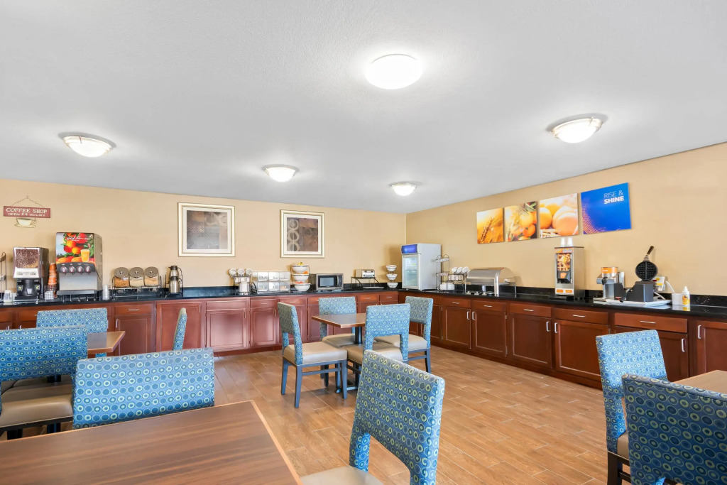 Comfort Inn & Suites Cincinnati Eastgate