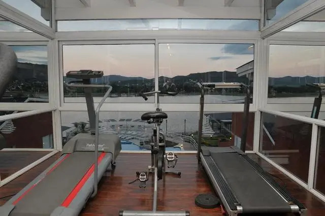 Lake Buenavista Apart Hotel & Suites