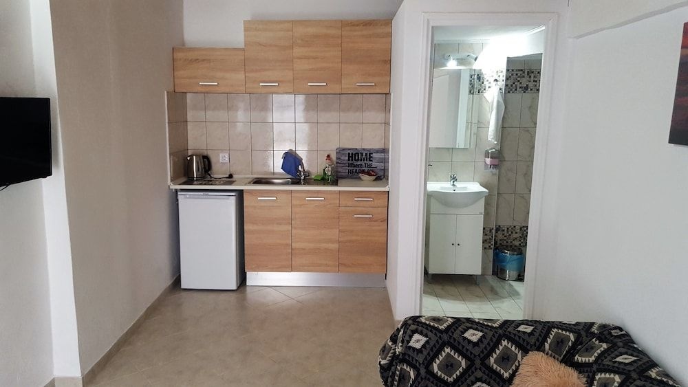 George Apartments by the Sea and Airport