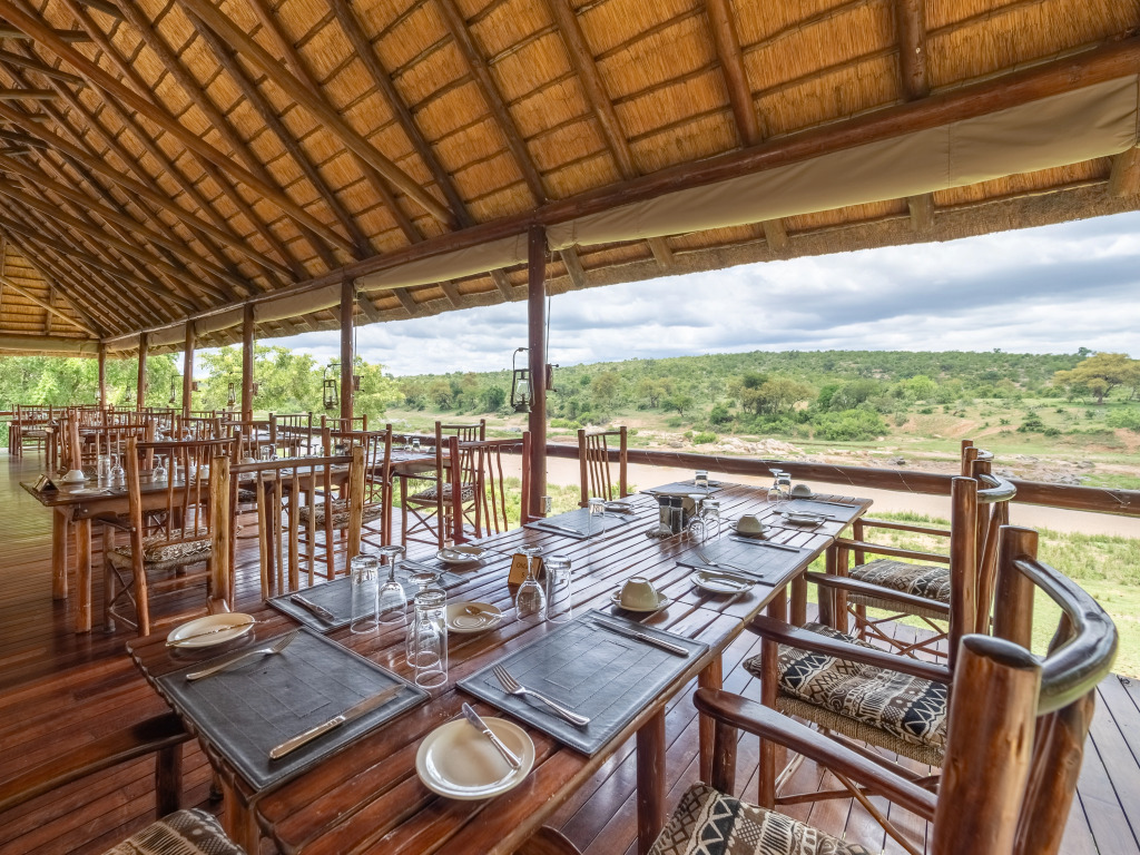 Nyati Safari Lodge
