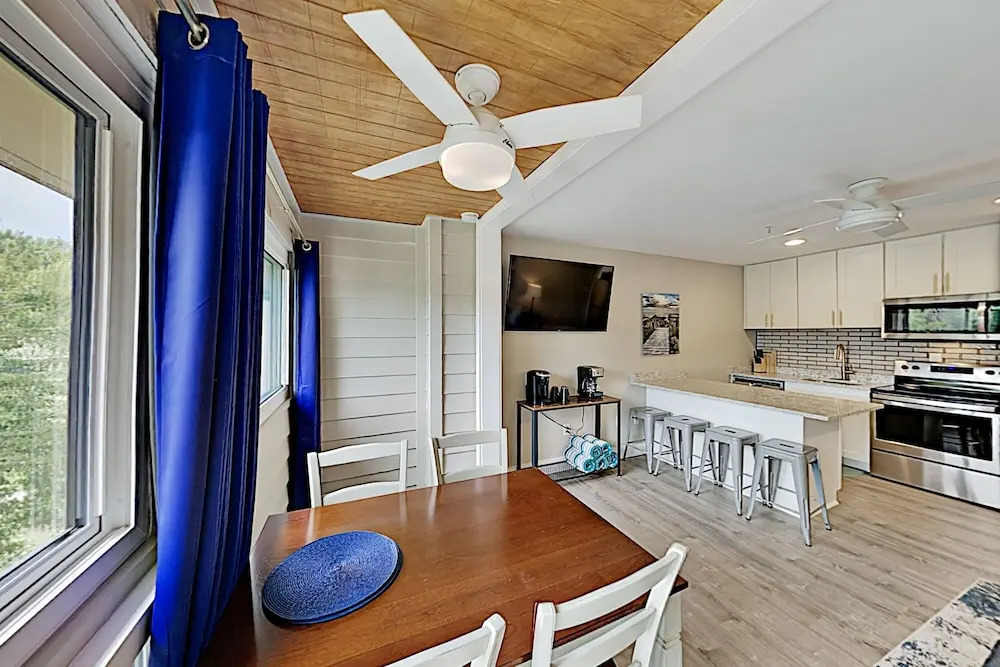 Treetop - 1br/1ba Well Appointed & Sleeps 4 1 Bedroom Condo