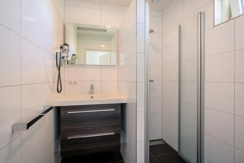 Tastefully Furnished Detached Bungalow
