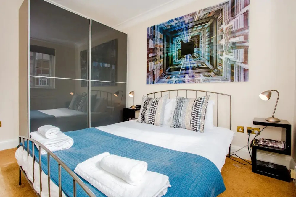 2 Bedroom West End Apartment Close To Regent's Park