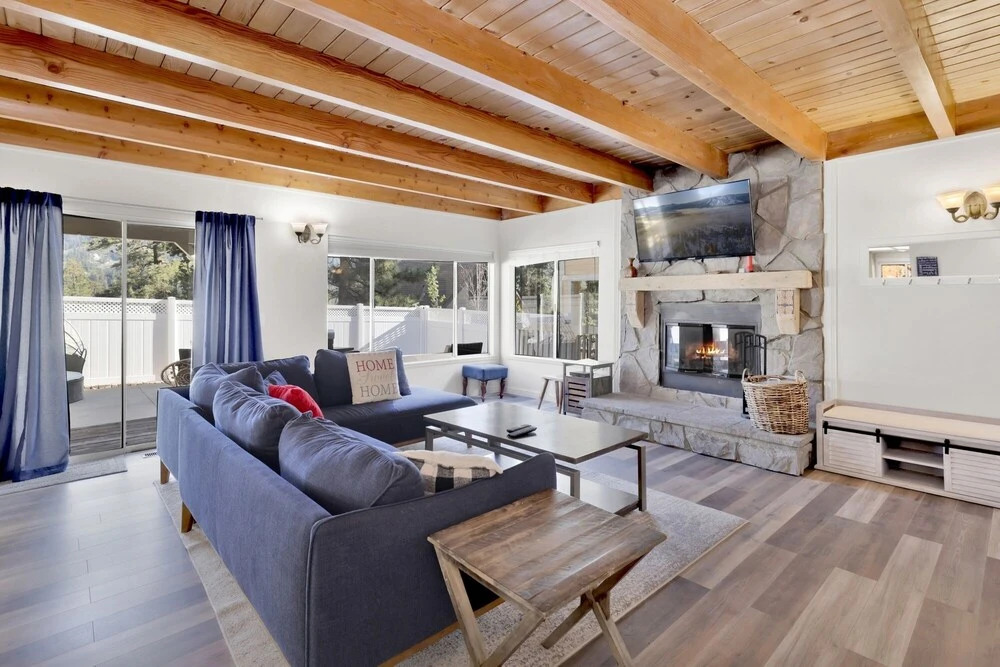 2159-journey's Peak 4 Bedroom Home by Redawning