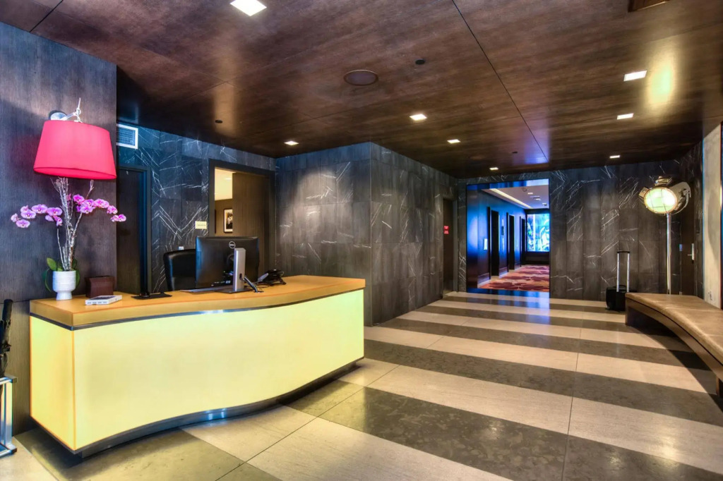 Furnished Apartments on Pine Street
