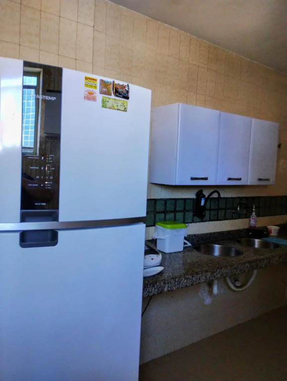 Apartamento amplo a 700 metros da praia