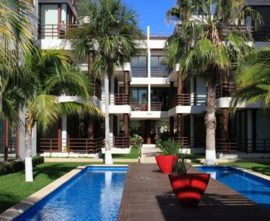 Radiant 2BR PH in private location by Happy Address