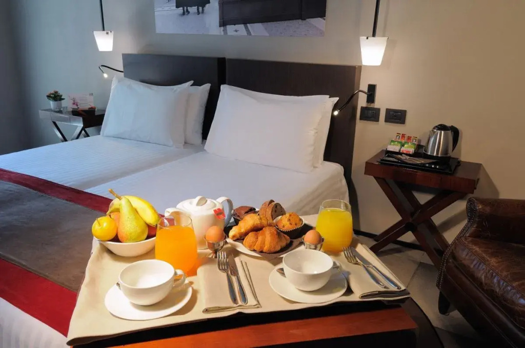 Отель iH Hotels Milano Ambasciatori