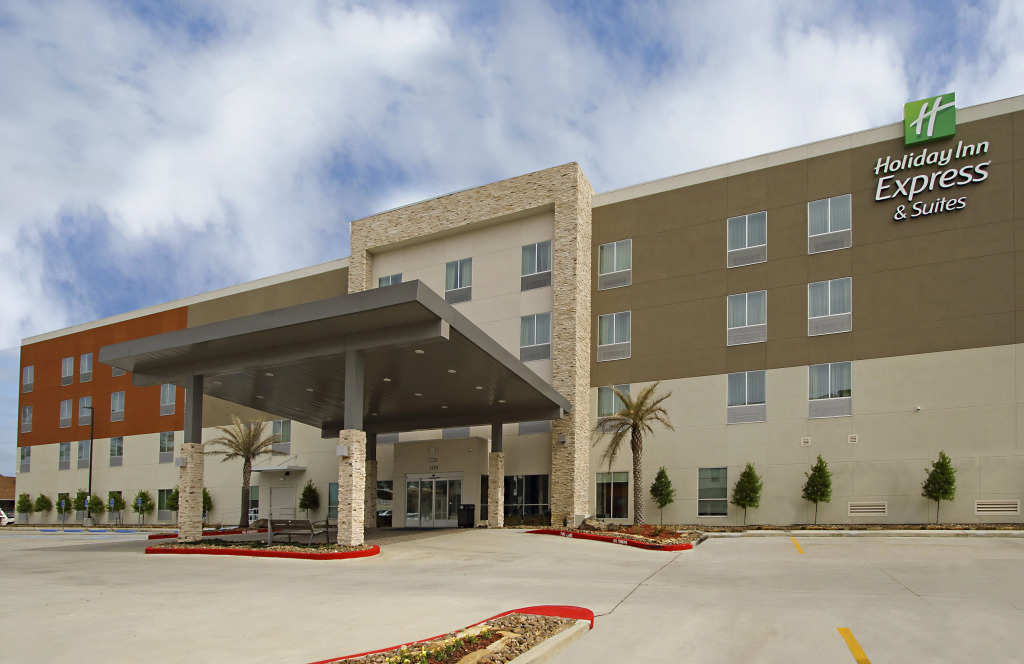 Holiday Inn Express & Suites - Lake Charles South Casino Area by IHG
