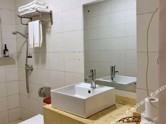 Kaihua Business Hostel