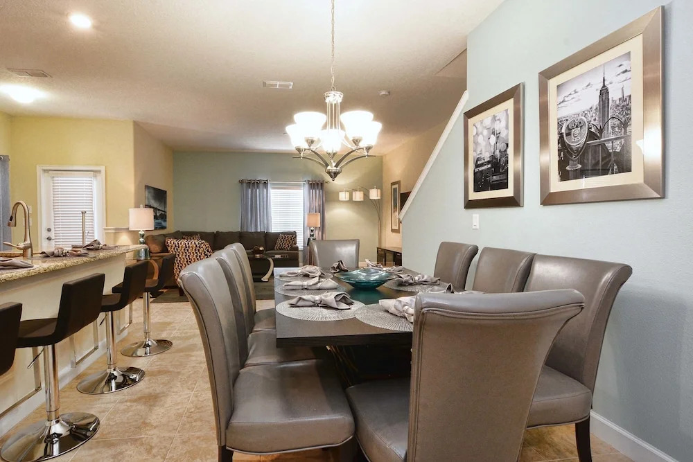 Storey Lake 5 Bedroom Townhome w Pool - 1600ST