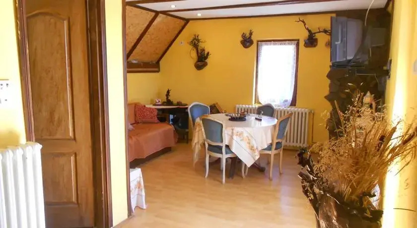 Studios Tri pahulje