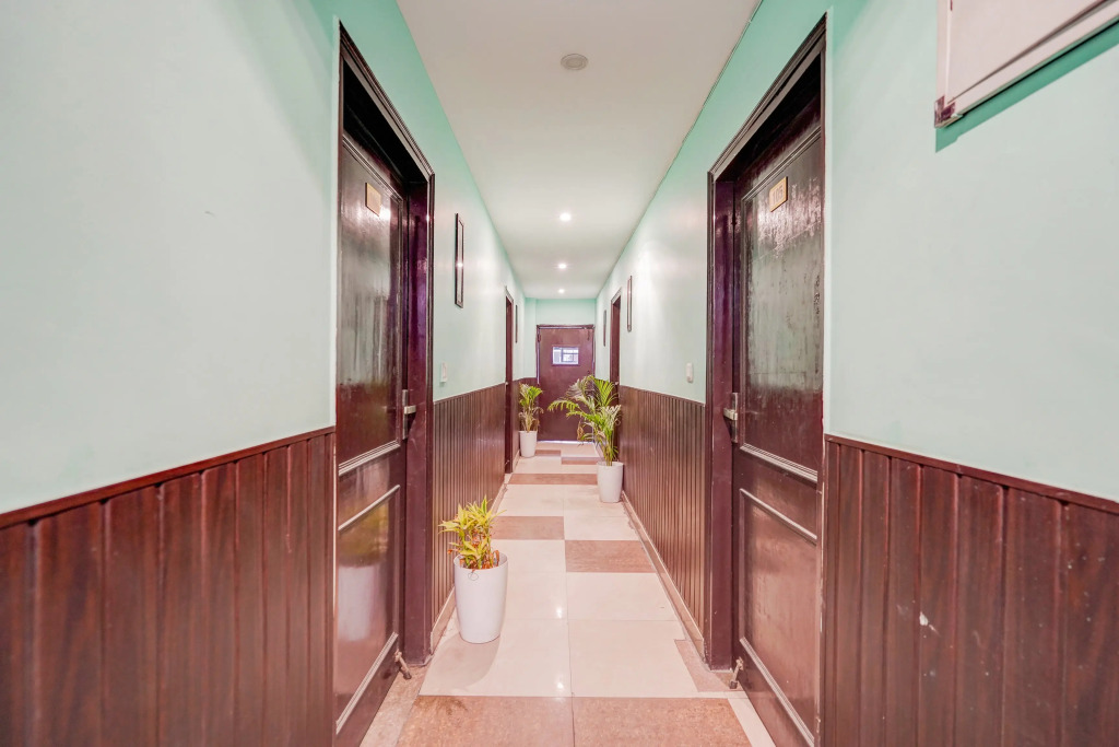 Collection O Rispana Pul Dehradun Formerly Hotel Square 1