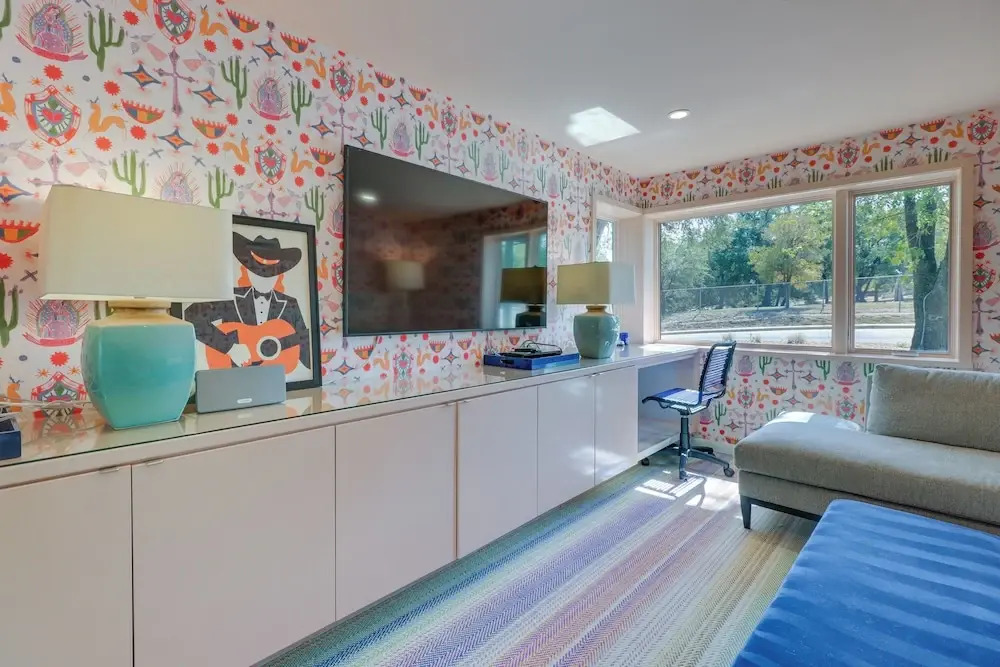Modern Austin Home w/ Yard ~ 1 Mi From Acl!
